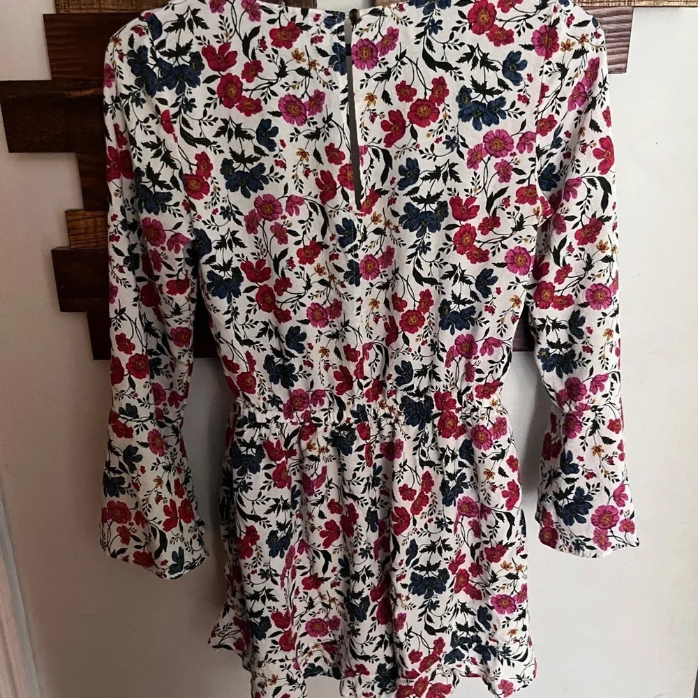 American Eagle floral romper long flare sleeve size Small adjustable neckline - Picture 6 of 8